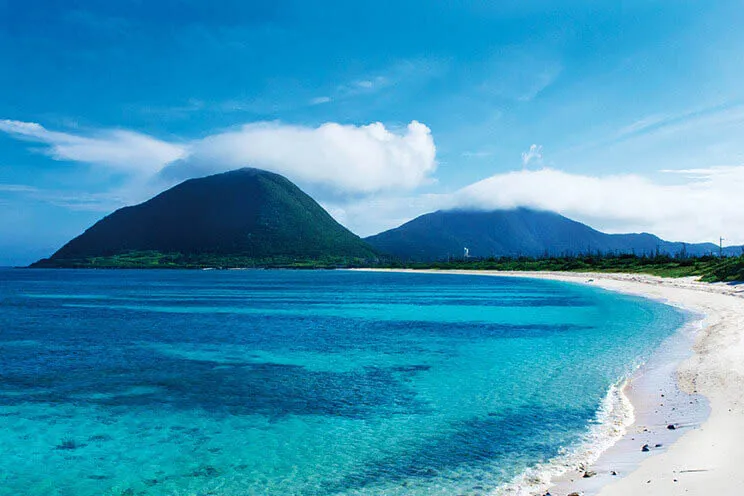 iheya island coastal scenery