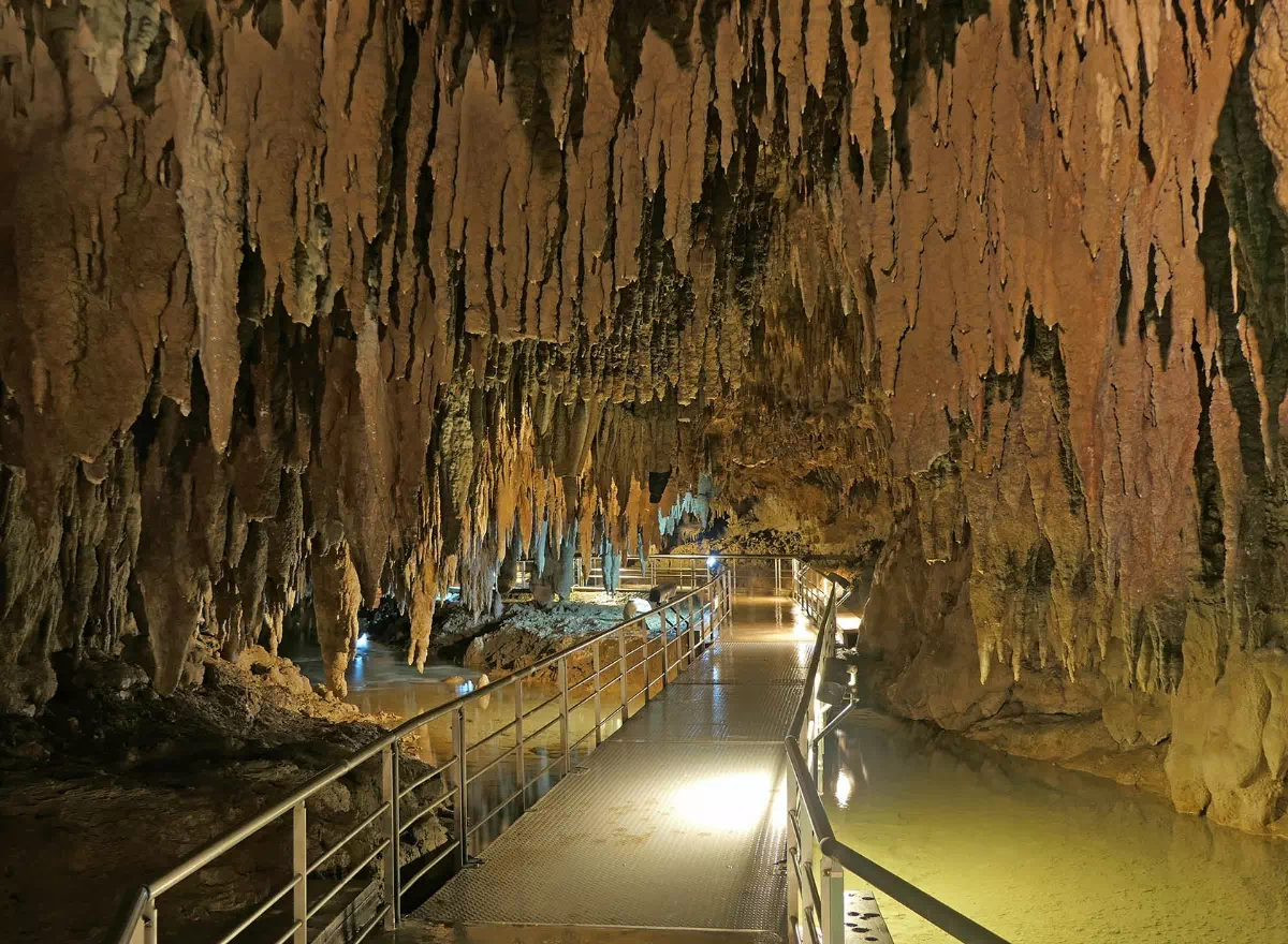 itoman nanjo gyokusendo cave