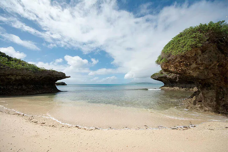 aragusuku island koijigahama beach