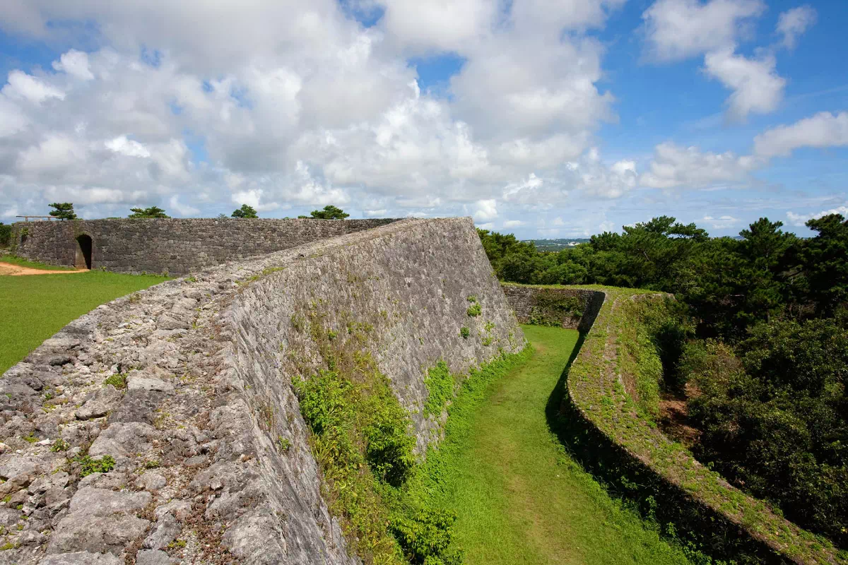 zakimi castle ruins fortification