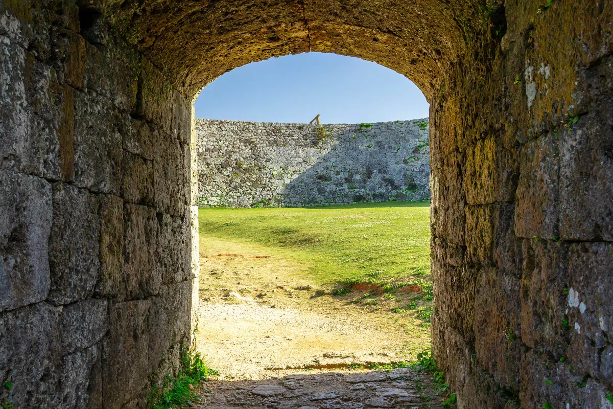 zakimi castle ruins gate