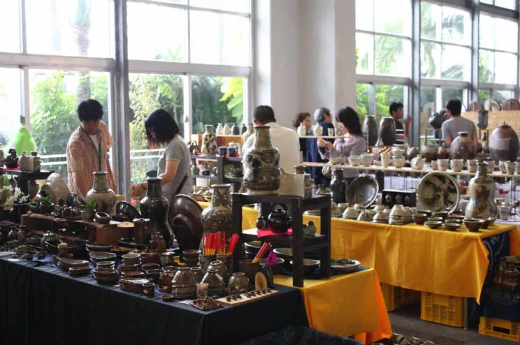 all okinawa pottery market