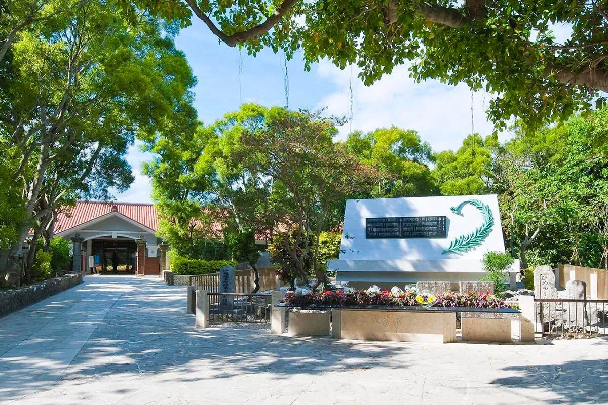 himeyuri peace museum exterior