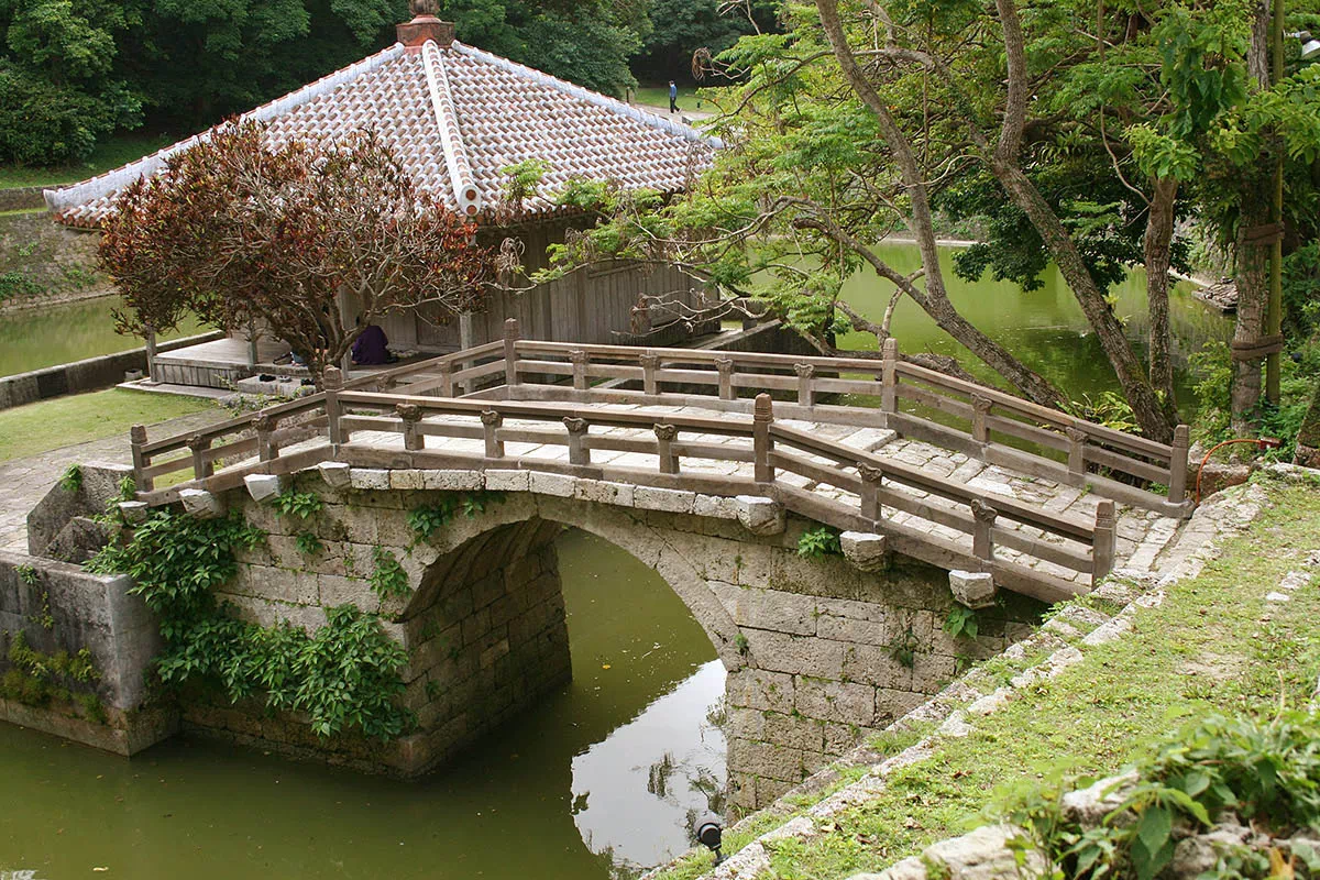 benzaitendo hall enkach pond
