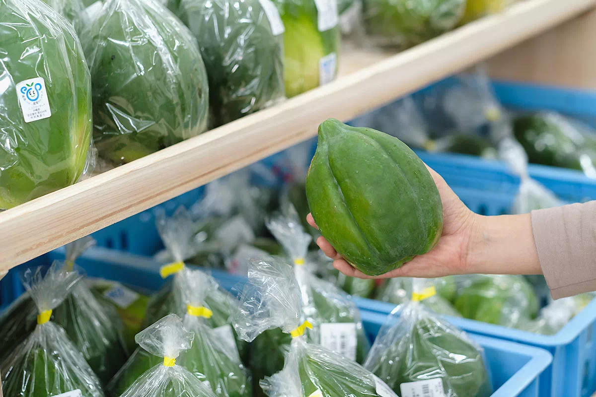 farmers market fresh produce