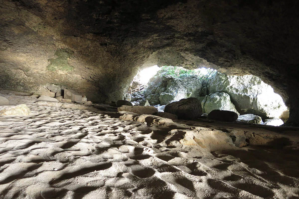 nya tiya cave view
