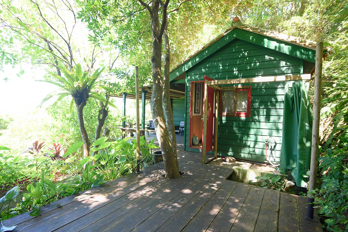 amamikiyo message room exterior