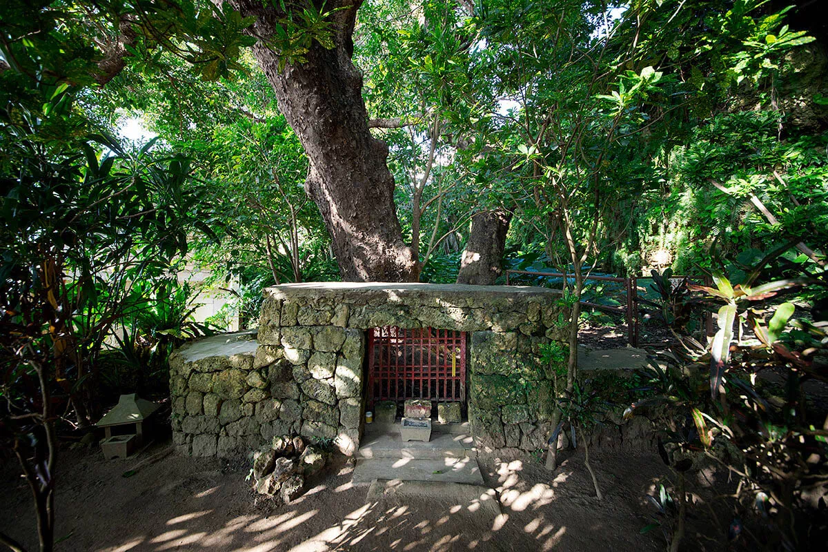 kinjo stone road