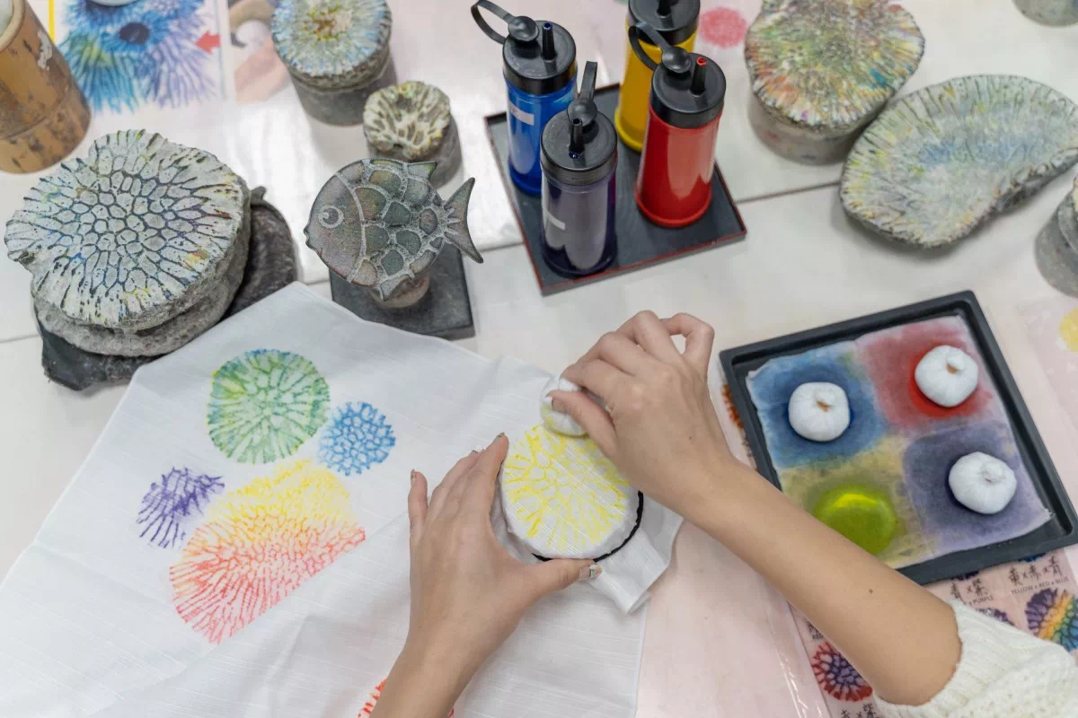 coral dyeing experience