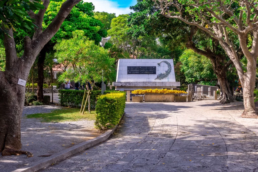 itoman nanjo himeyuri museum