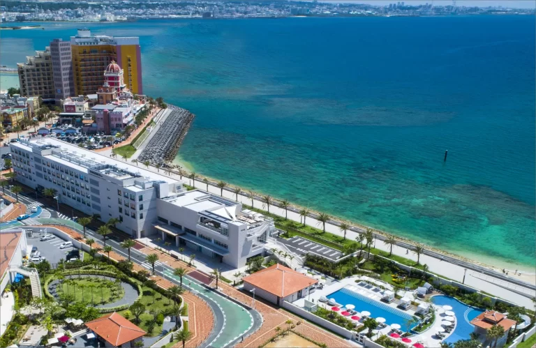 DoubleTree by Hilton<br>Okinawa Chatan Resort